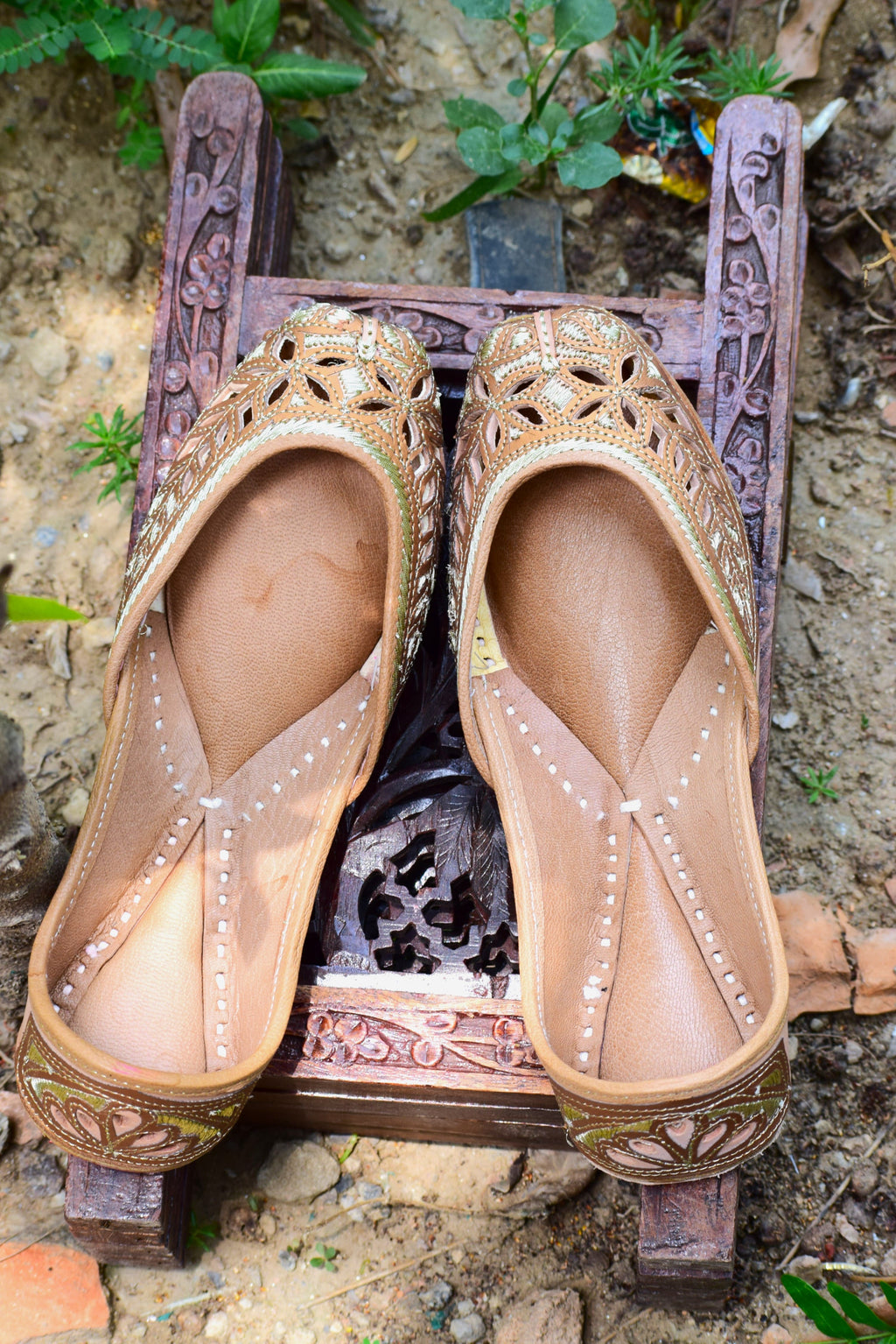 Natural Sand Cutfat Jutti