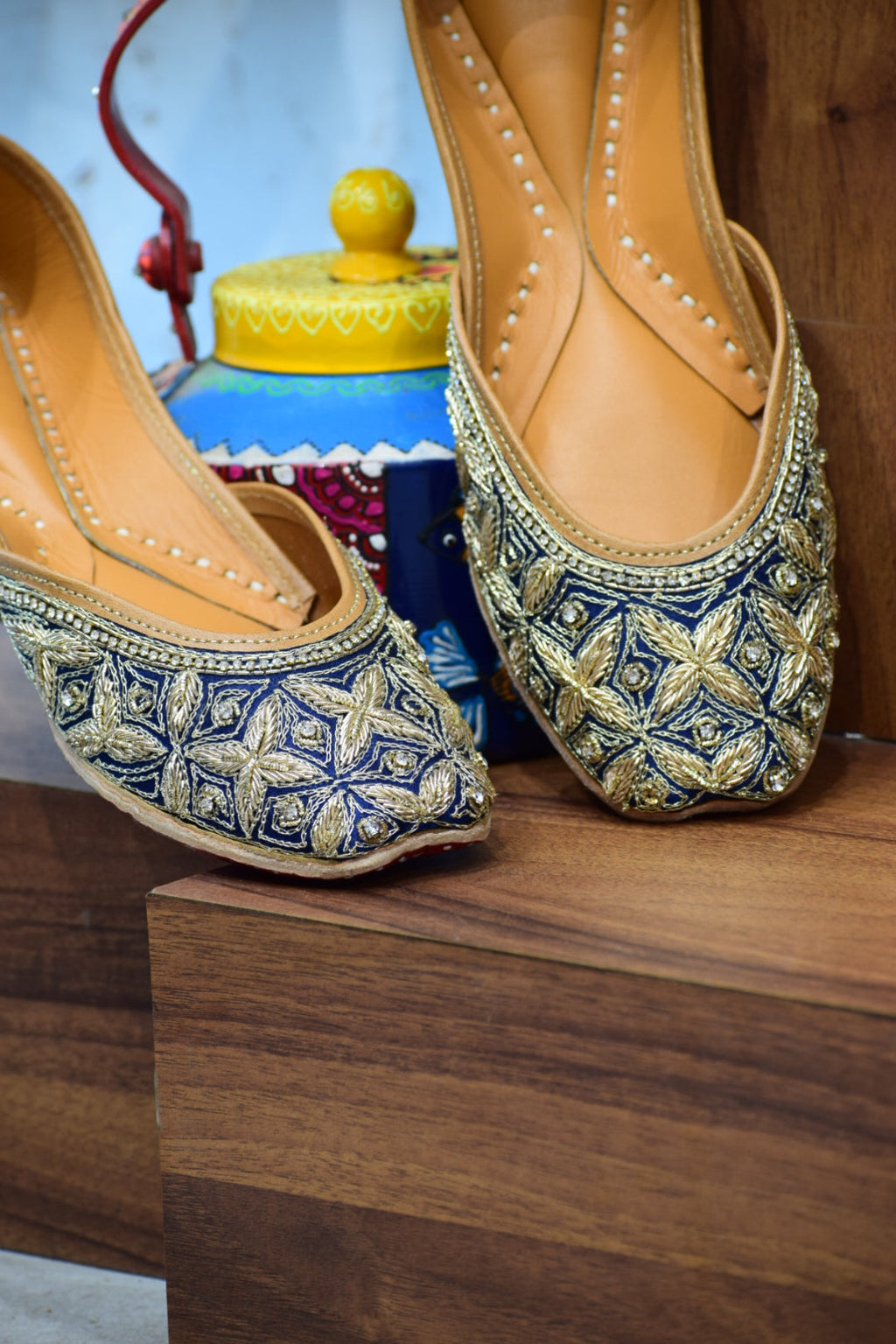 Rajmahal – Handcrafted Jutti | Juttiesmaker | Punjabi jutti