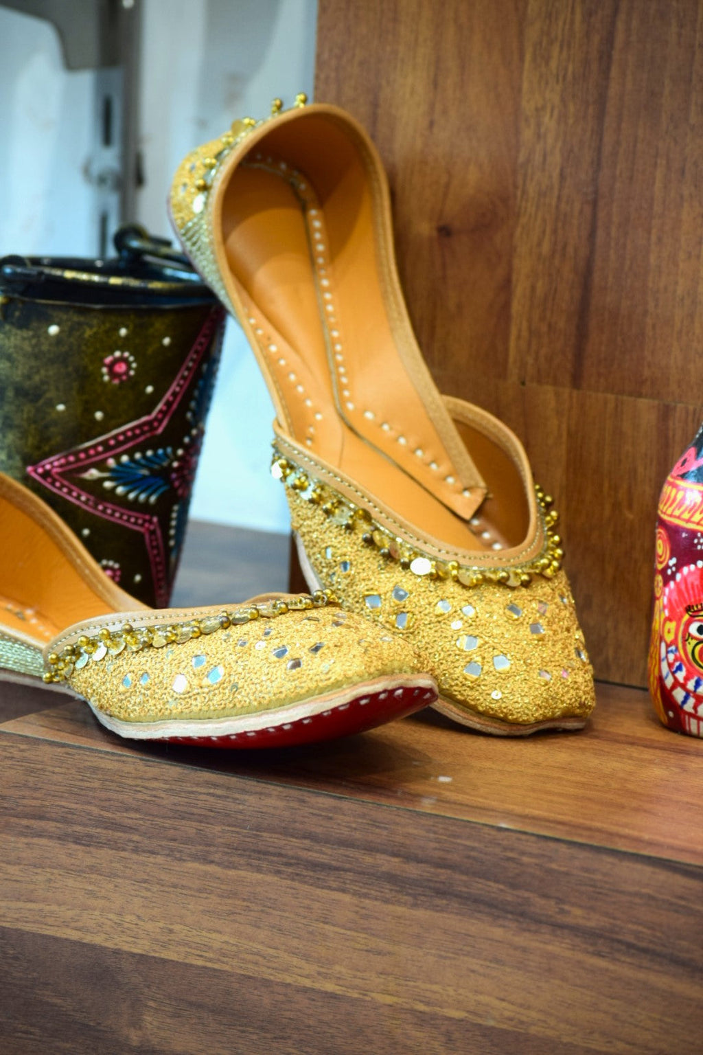 Gold Kundan- handcrafted Jutti