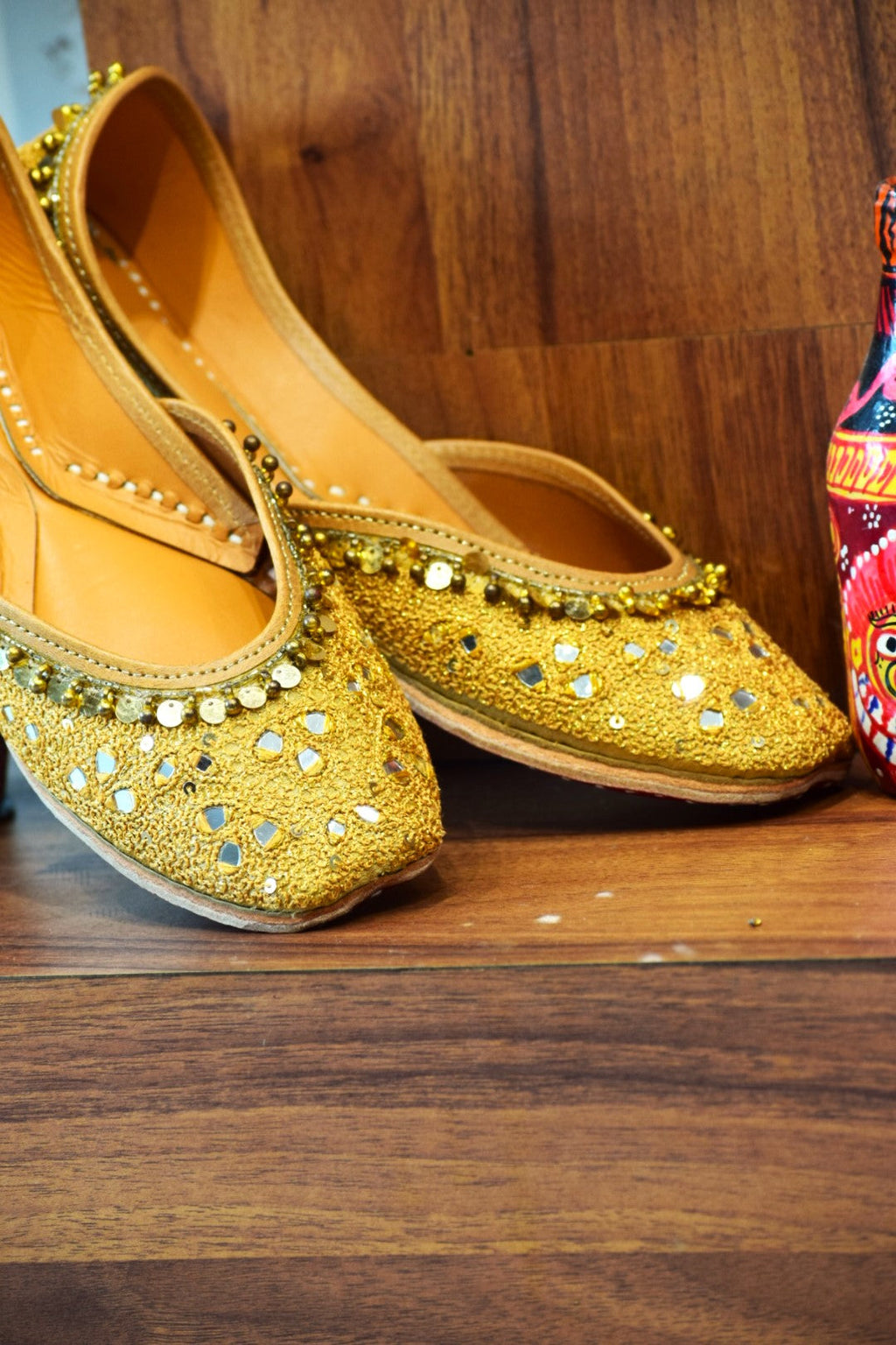 Gold Kundan- handcrafted Jutti