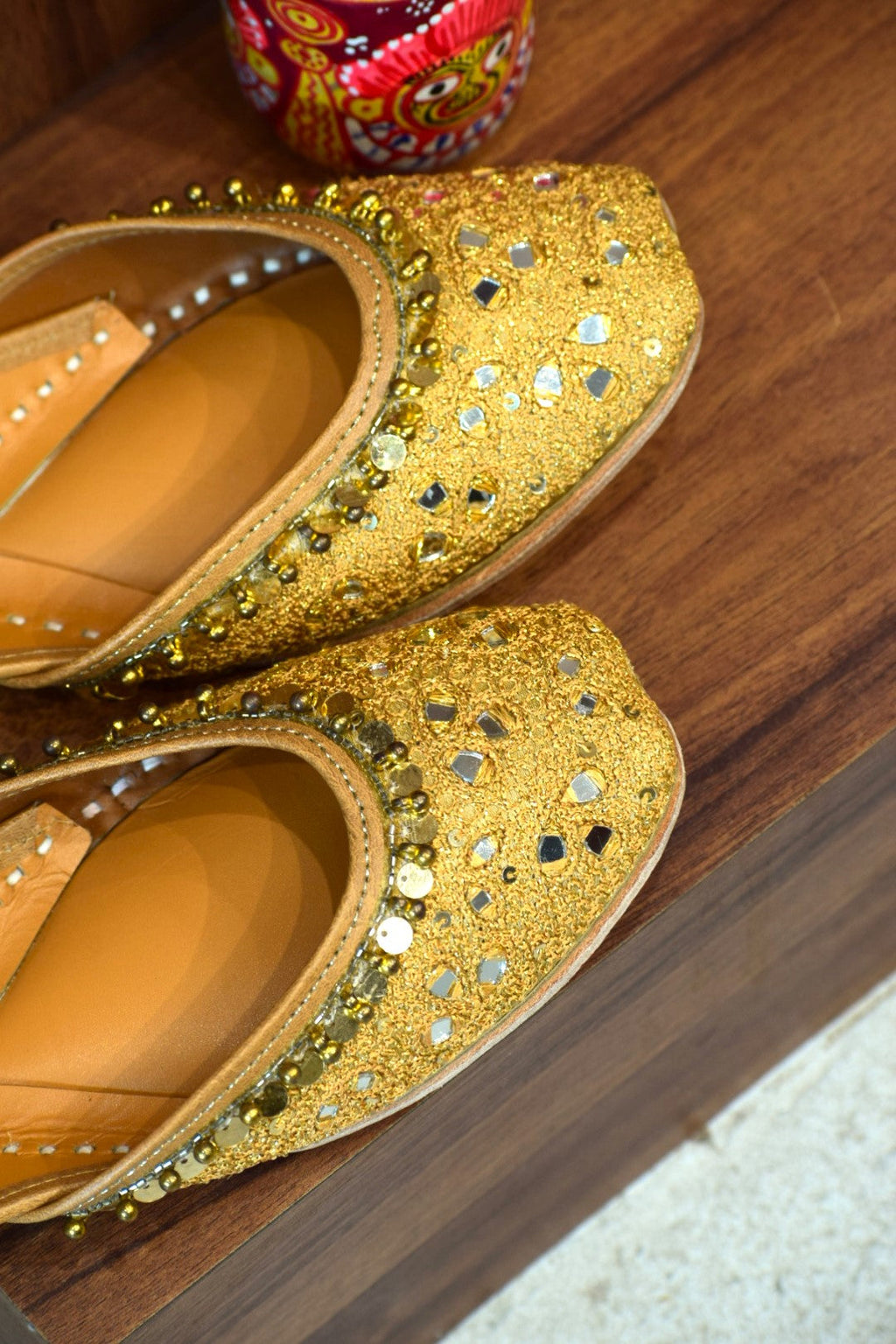 Gold Kundan- handcrafted Jutti