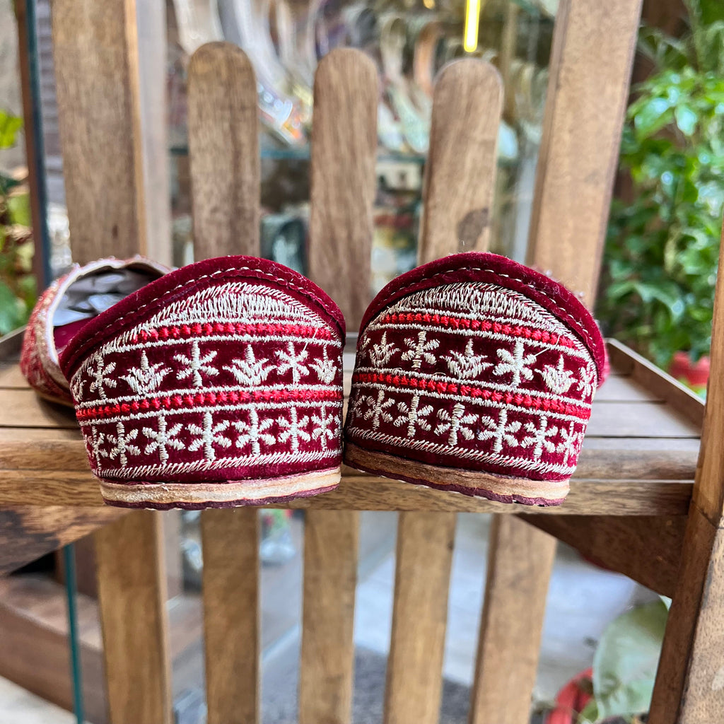 Royal Mehfil Red Jutti