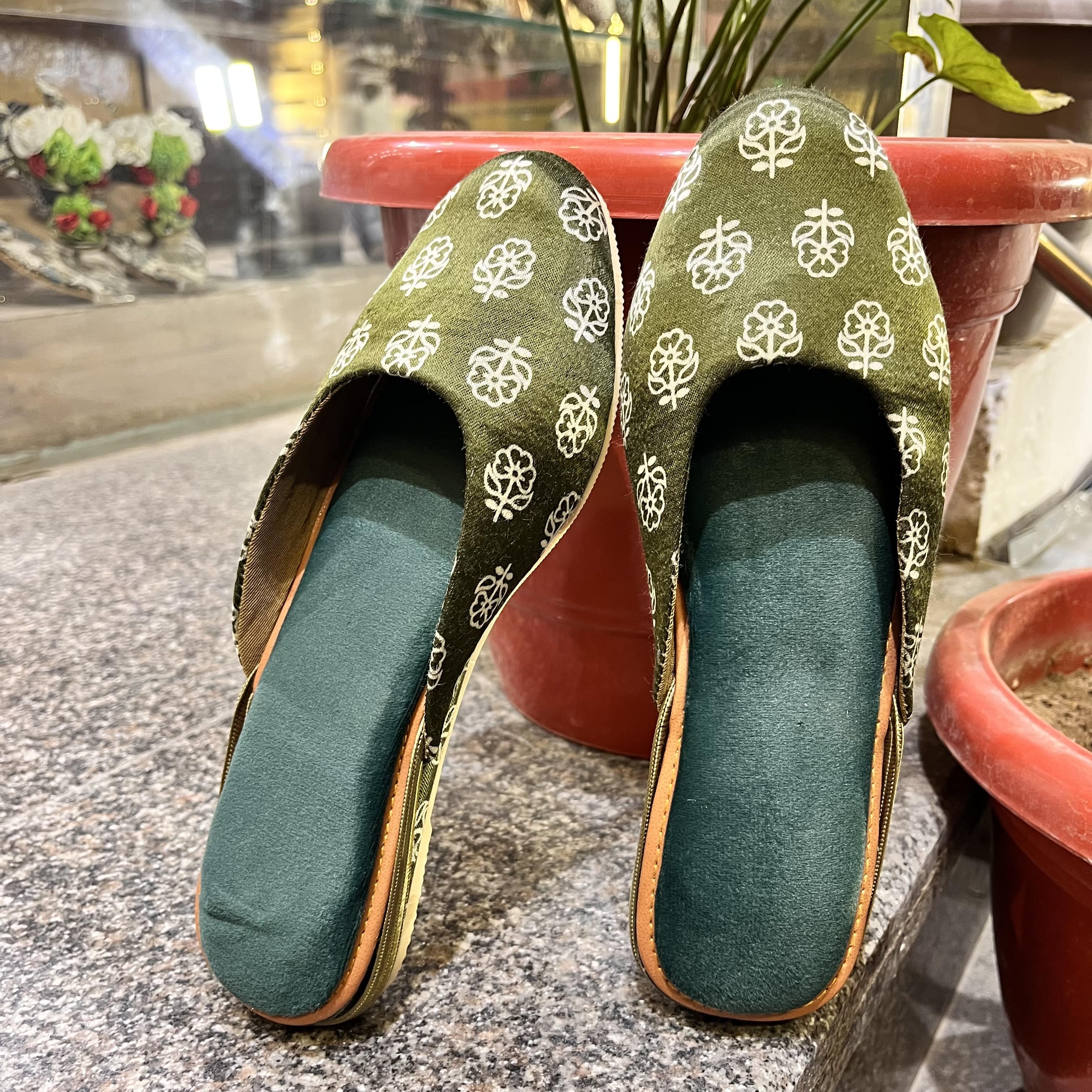 Emerald Blooms Tapper