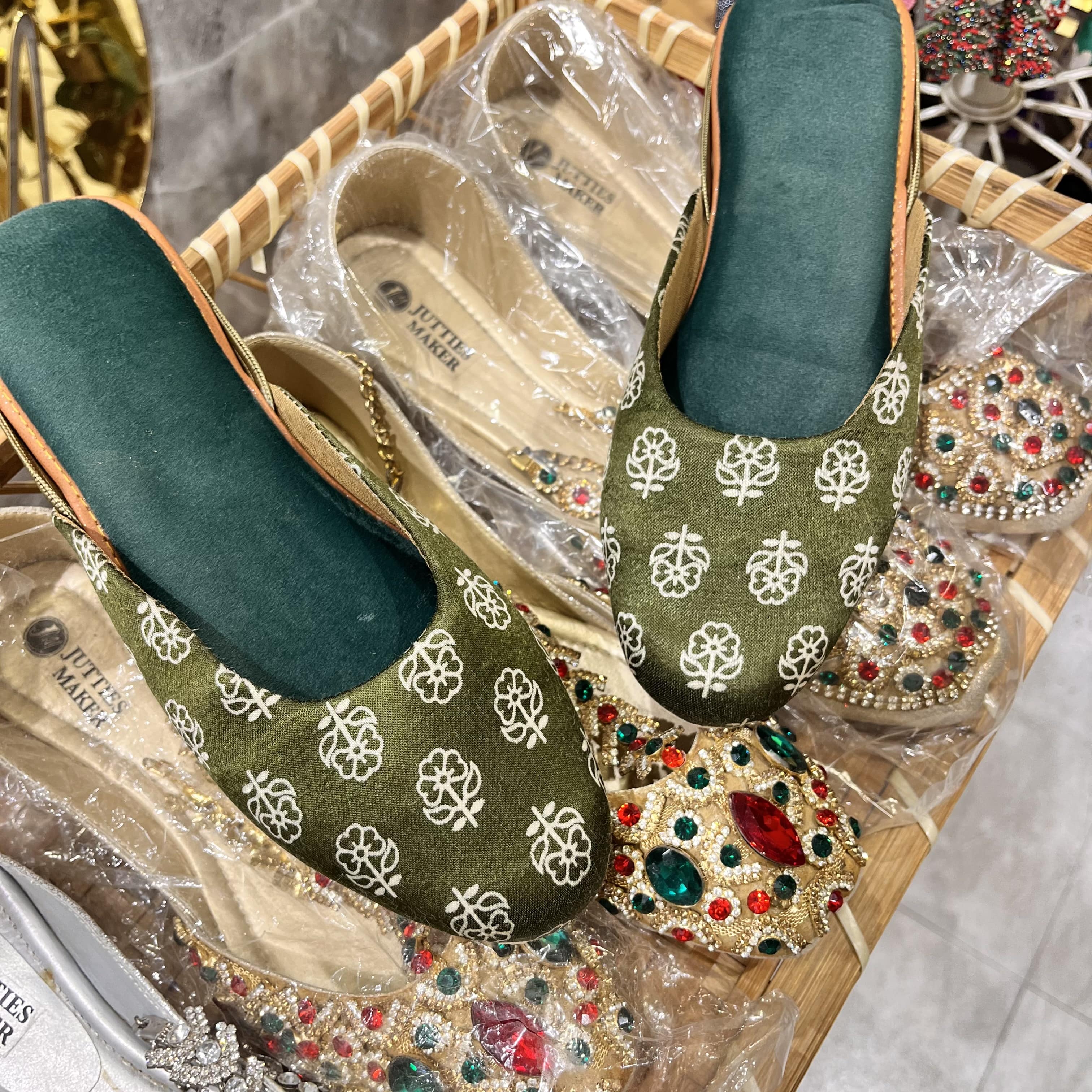 Emerald Blooms Tapper