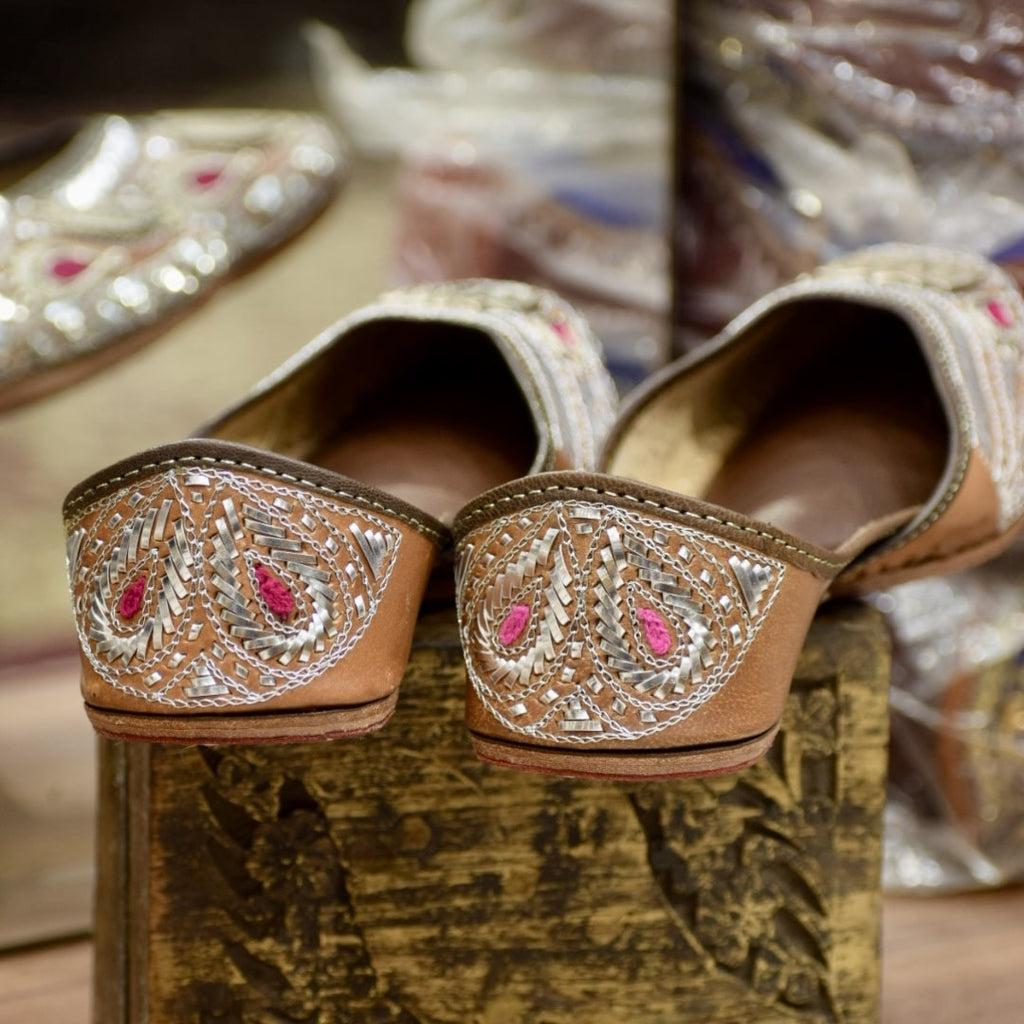 Royal Noor Mukesh Jutti