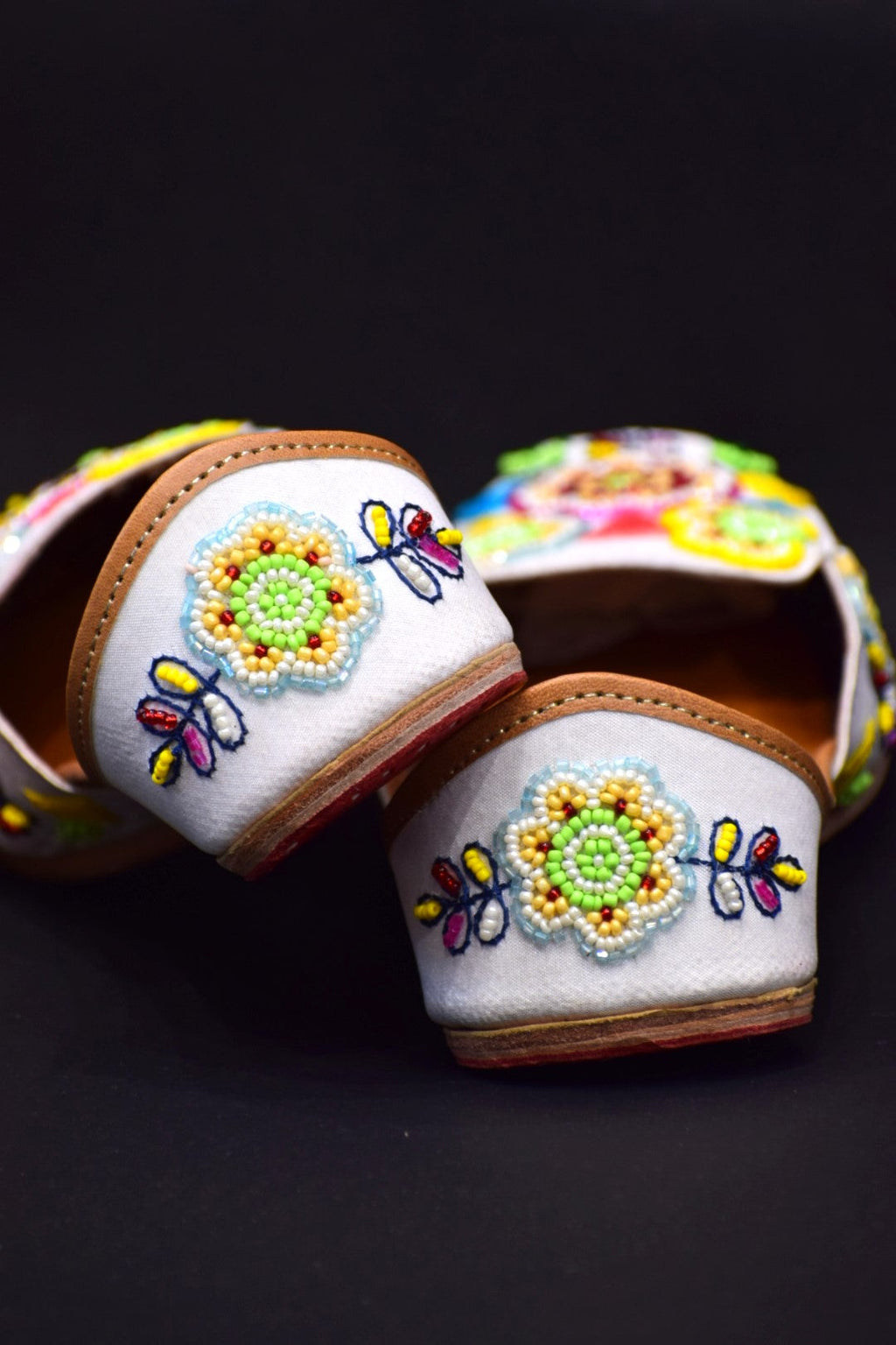 Phulkari Bloom – a handcrafted jutti