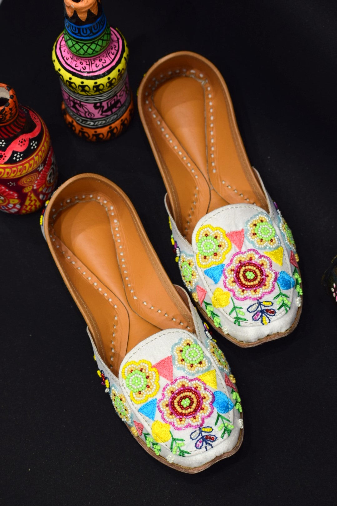 Phulkari Bloom – a handcrafted jutti