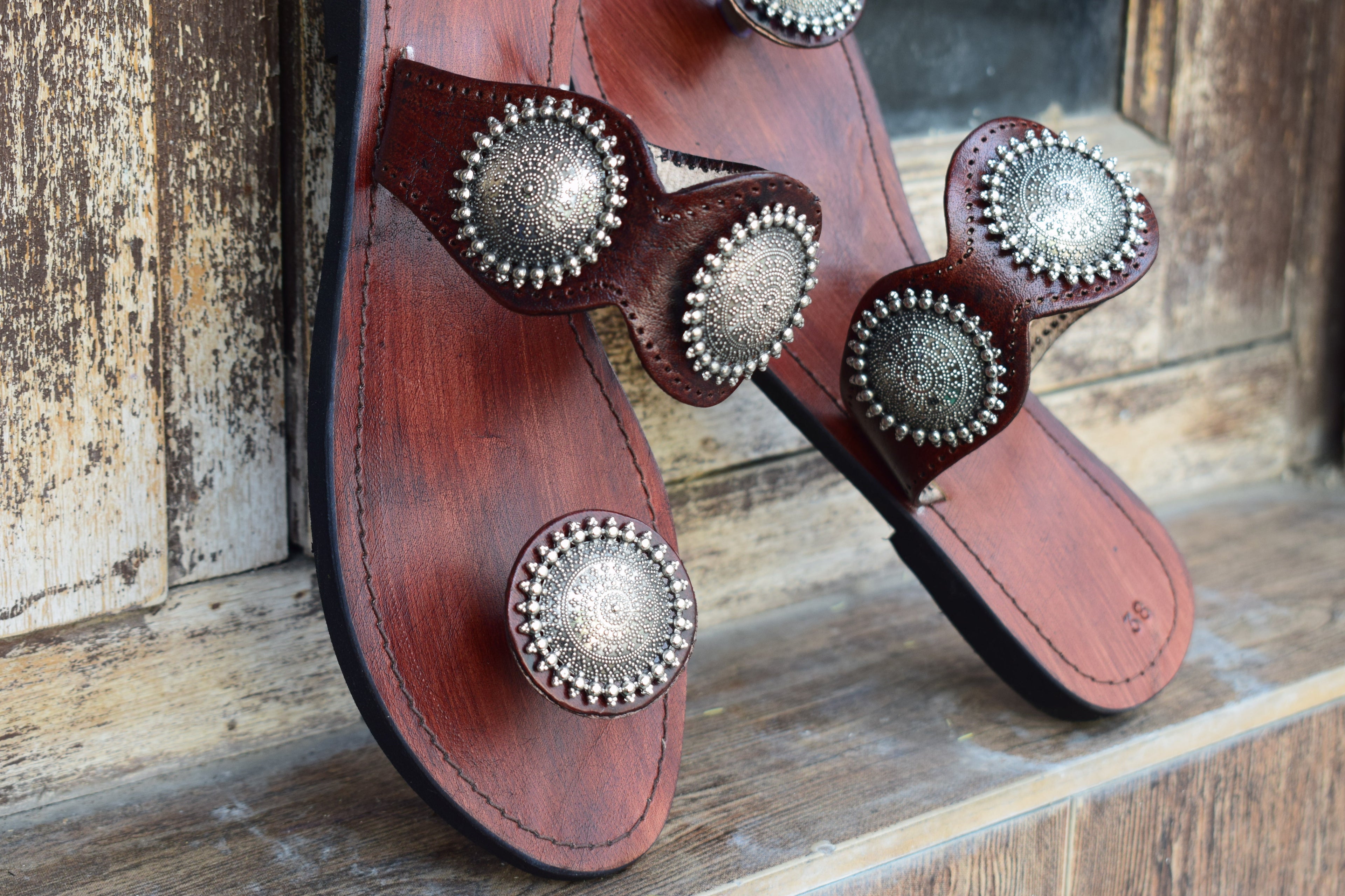 brown jewell kolhapuri