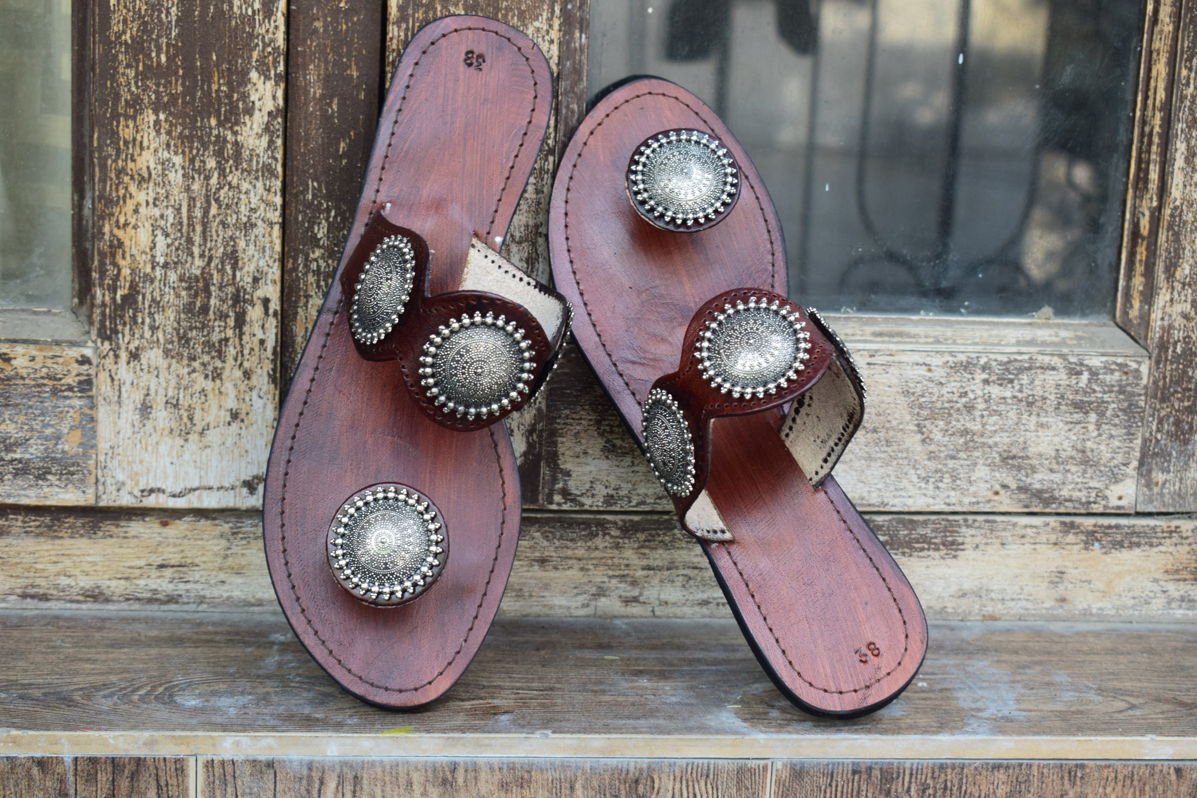 brown jewell kolhapuri