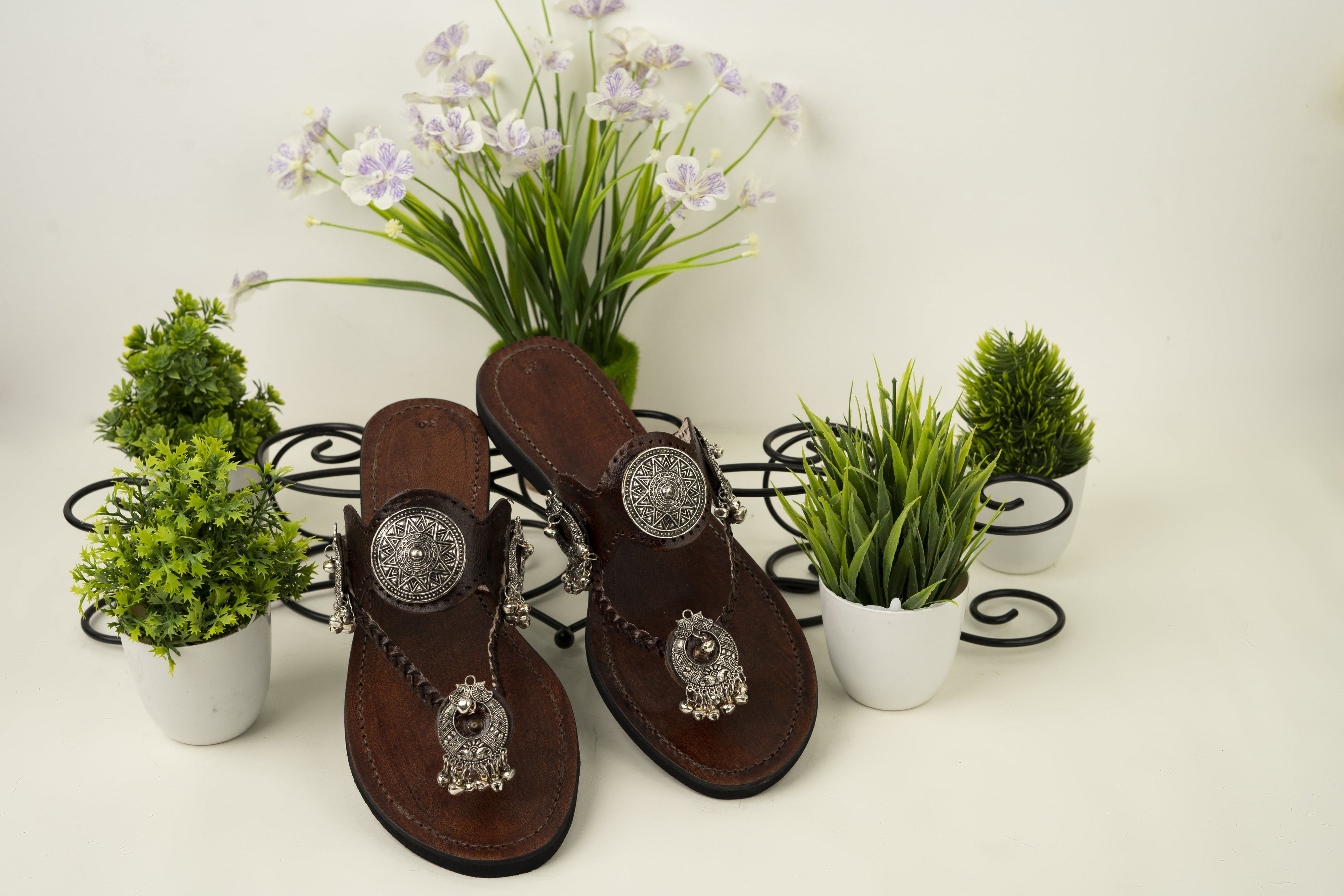 brown tikli kolhapuri